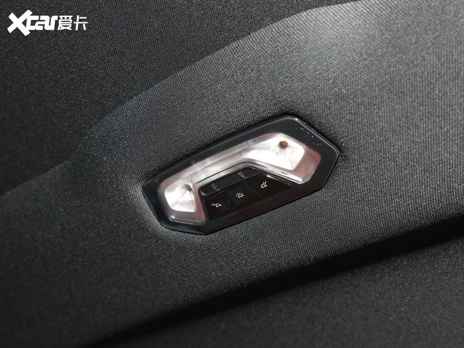 2023R3ϵ 330Li M\ҹb