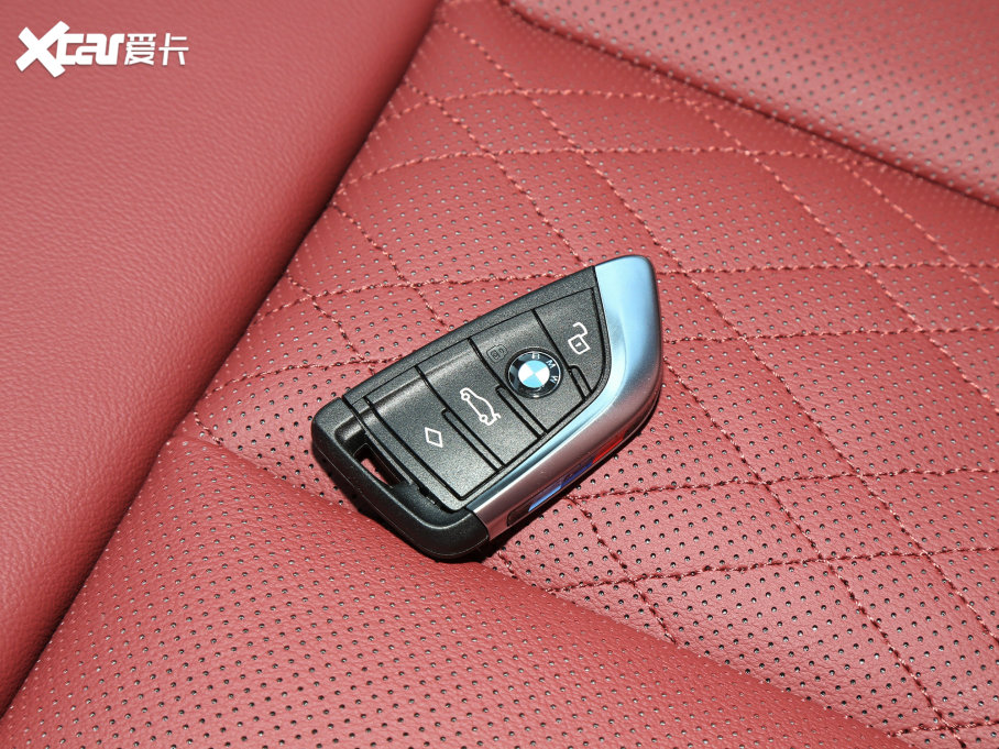 2023R3ϵ 330Li M\ҹb