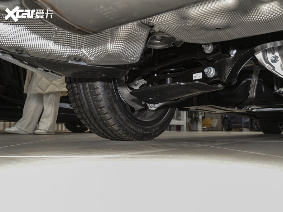 2023��R3ϵ 320Li M�\(y��n)��(d��ng)���b