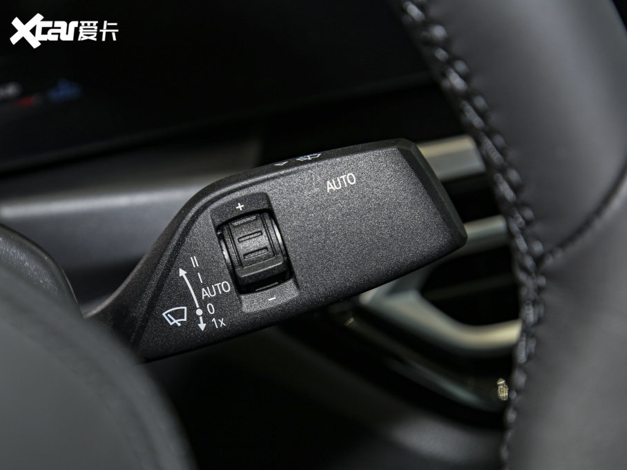 2023��R3ϵ 320Li M�\�����b