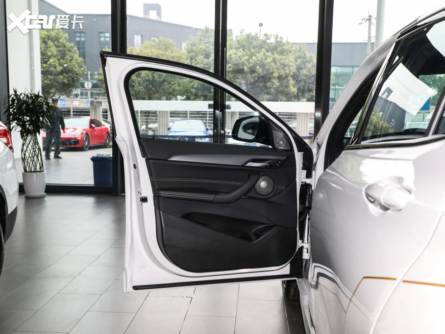 2023RX2 xDrive 25i ڰ