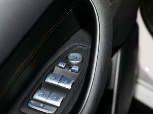 2023xDrive 25i ڰ п؅^