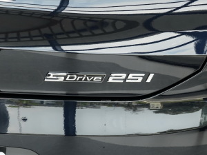 2023sDrive 25i ڰ ^