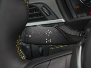 2023sDrive 25i ڰ п؅^