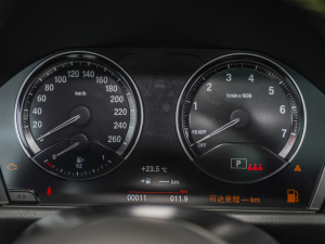 2023sDrive 25i ڰ п؅^