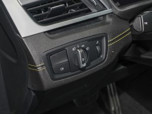 2023sDrive 25i ڰ п؅^