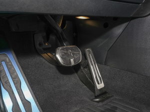 2023sDrive 25i ڰ п؅^