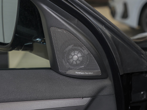 2023sDrive 25i ڰ п؅^