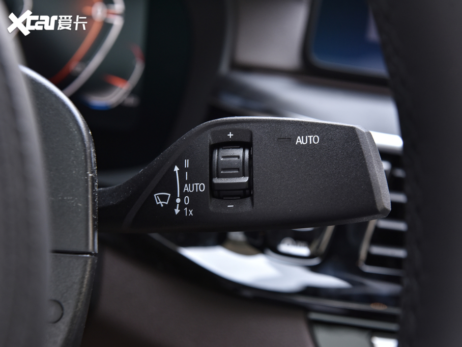 2023R5ϵ 530Li I(lng) M\(yn)(dng)b