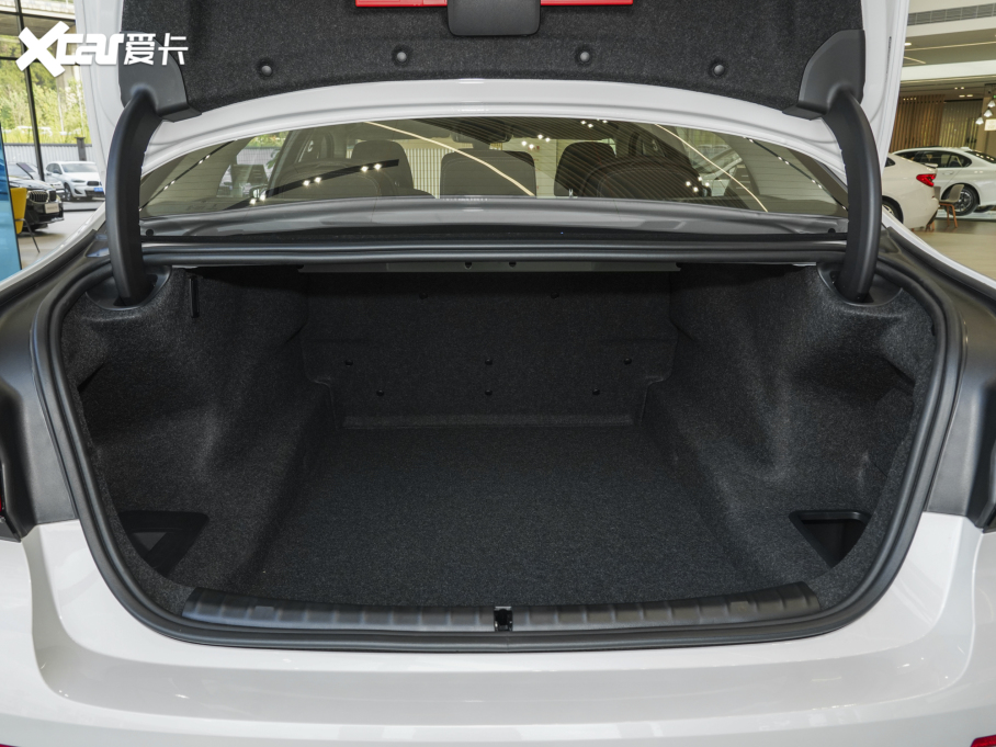 2023R5ϵ 530Li  Ab