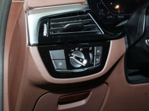 2023530Li xDrive Ab п؅^