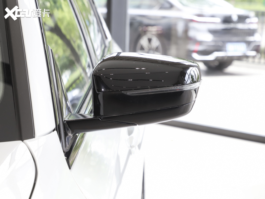 2023Ri3 eDrive 40 L ҹb