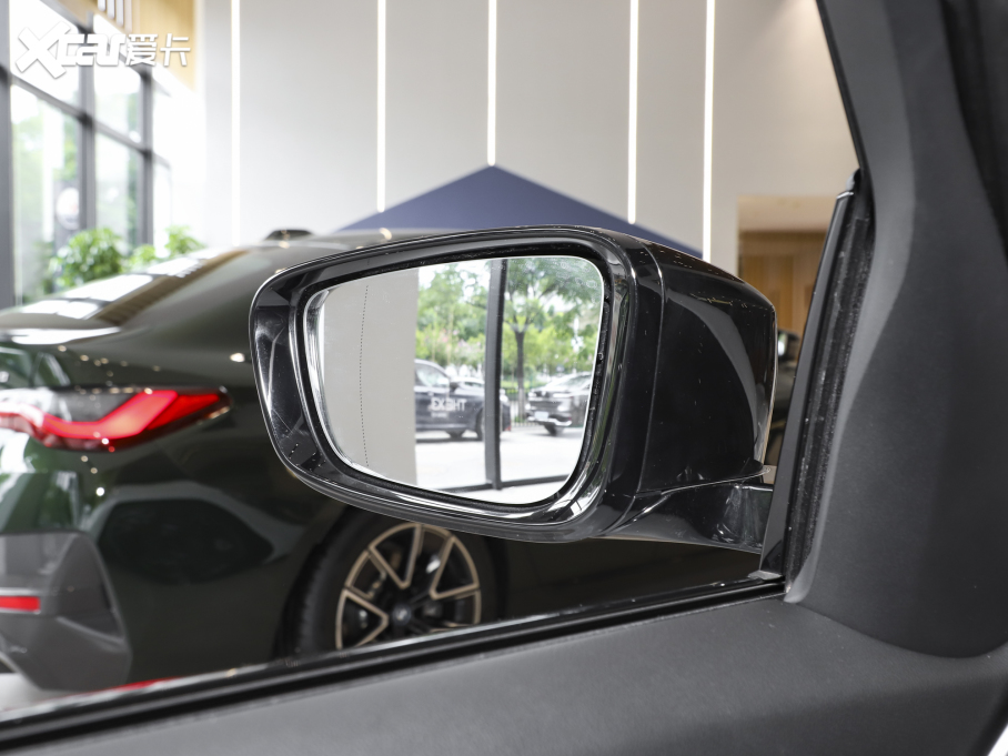 2023Ri3 eDrive 40 L ҹb