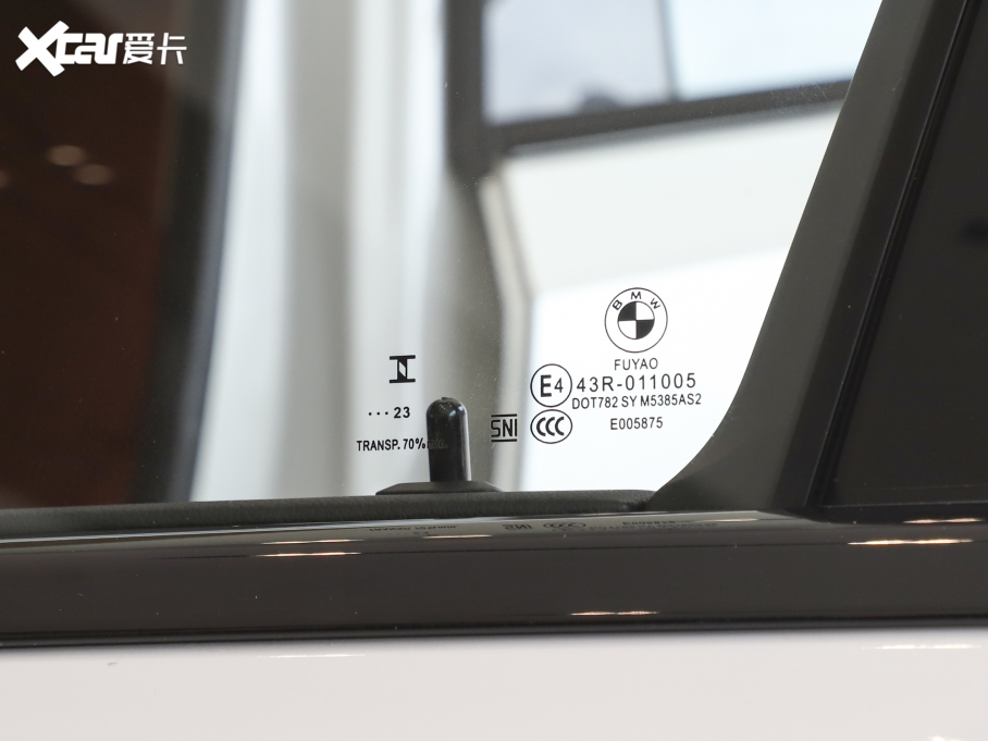 2023Ri3 eDrive 40 L ҹb