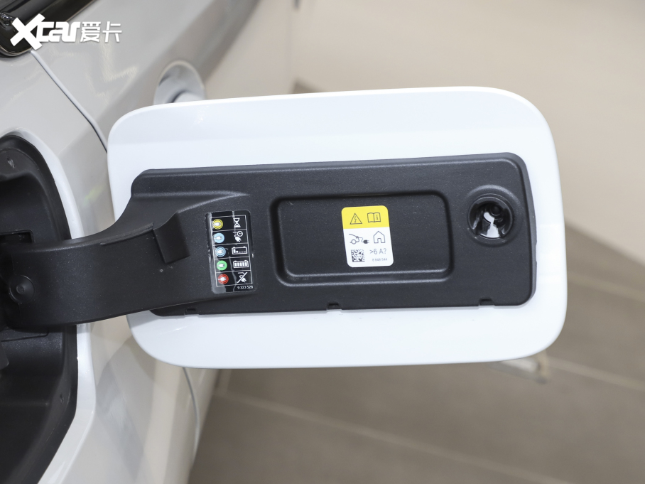 2023Ri3 eDrive 40 L ҹb