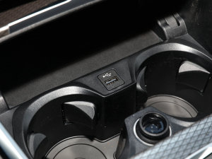 2023eDrive 40 L ҹ\b п؅^