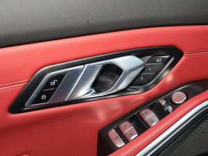 2023eDrive 40 L ҹ\b п؅^