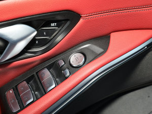 2023eDrive 40 L ҹ\b п؅^