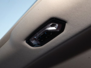 2023eDrive 40 L ҹ\b п؅^