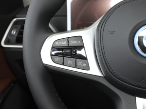 2023eDrive 40 L ҹb п؅^