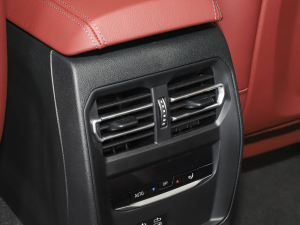 2023eDrive 40 L ҹb п؅^(q)