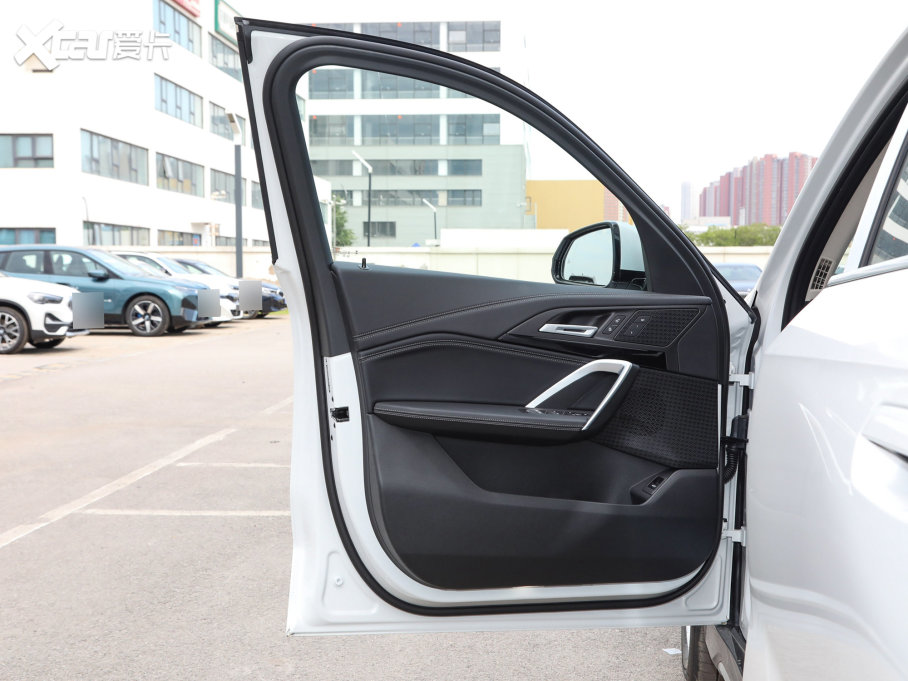 2023��RX1 sDrive20Li X�OӋ���b