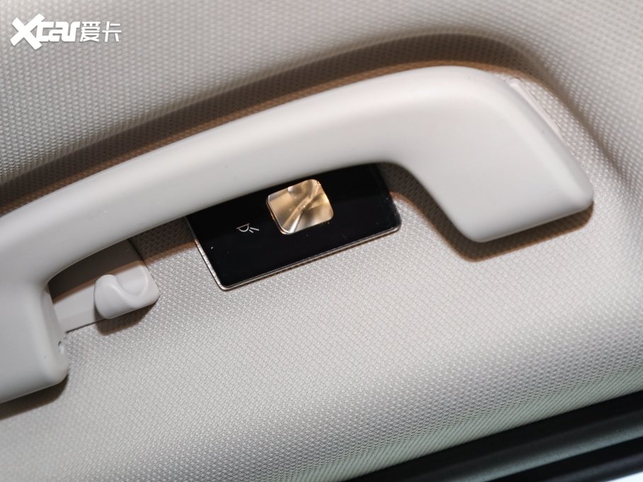 2023RX1 sDrive20Li XOӋb