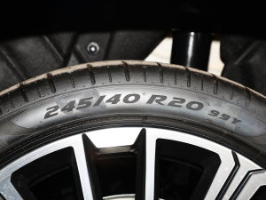 2023xDrive25Li XOӋb ^