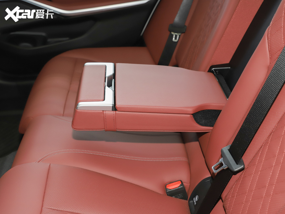 2025R3ϵ 330Li M\ҹb