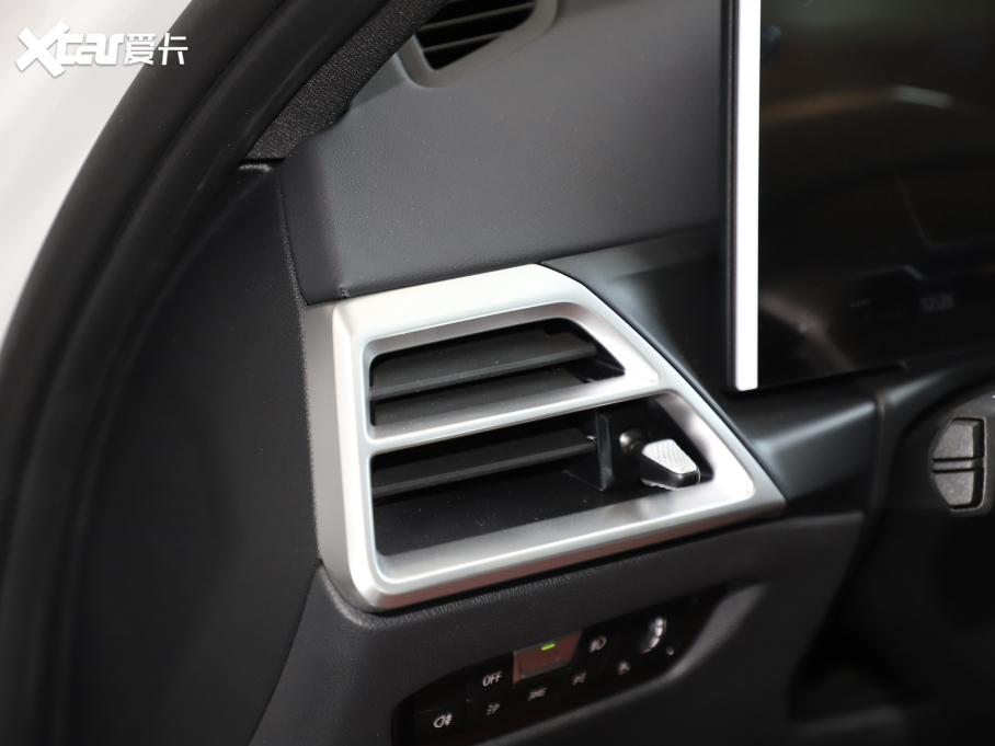 2025R3ϵ 330Li M\ҹb