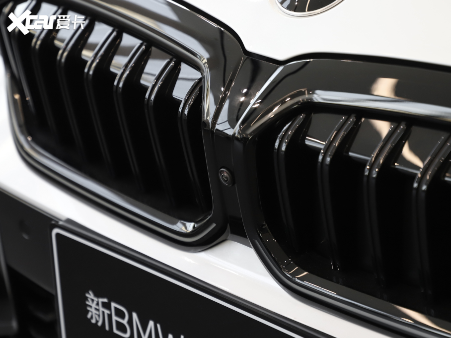 2025R3ϵ 330Li M\ҹb