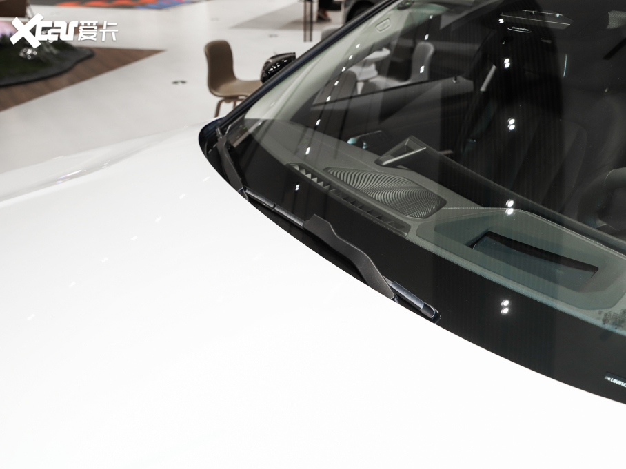 2025Ri3 eDrive 40 L ҹ\b