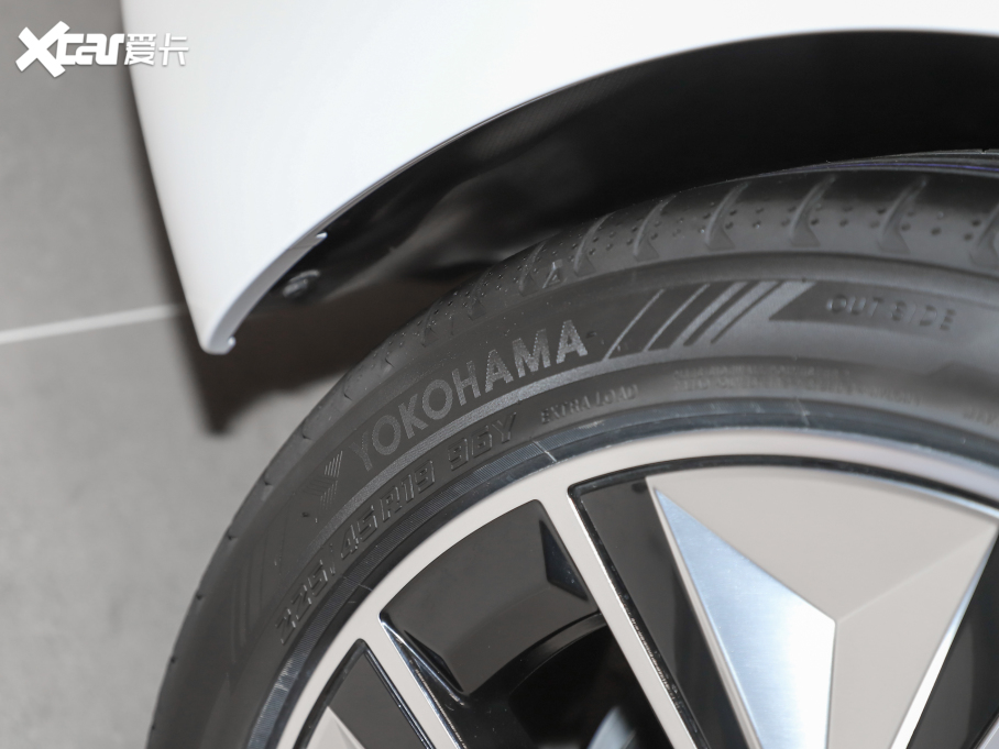 2025Ri3 eDrive 40 L ҹ\(yn)(dng)b