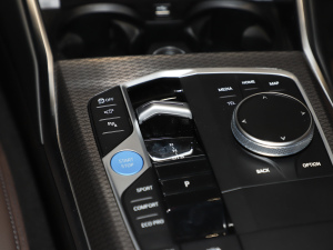 2025eDrive 40 L ҹ\b п؅^