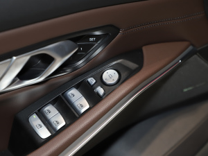 2025eDrive 40 L ҹ\b п؅^