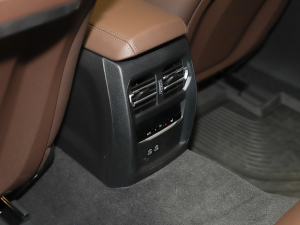 2025eDrive 40 L ҹ\b п؅^