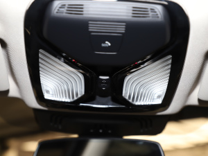 2025eDrive 40 L ҹ\b п؅^