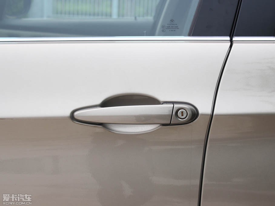 2011R3ϵT(mn) 325i A