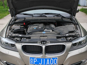 2011款325i 豪华版 发动机