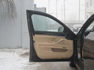 2012款530Li 领先版 驾驶位车门