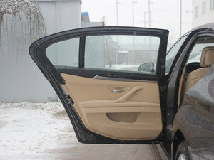 2012款530Li 领先版 左后车门