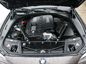 2012款530Li 领先版 发动机