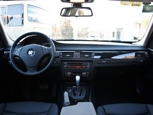 2012款318i 领先版 内饰全景