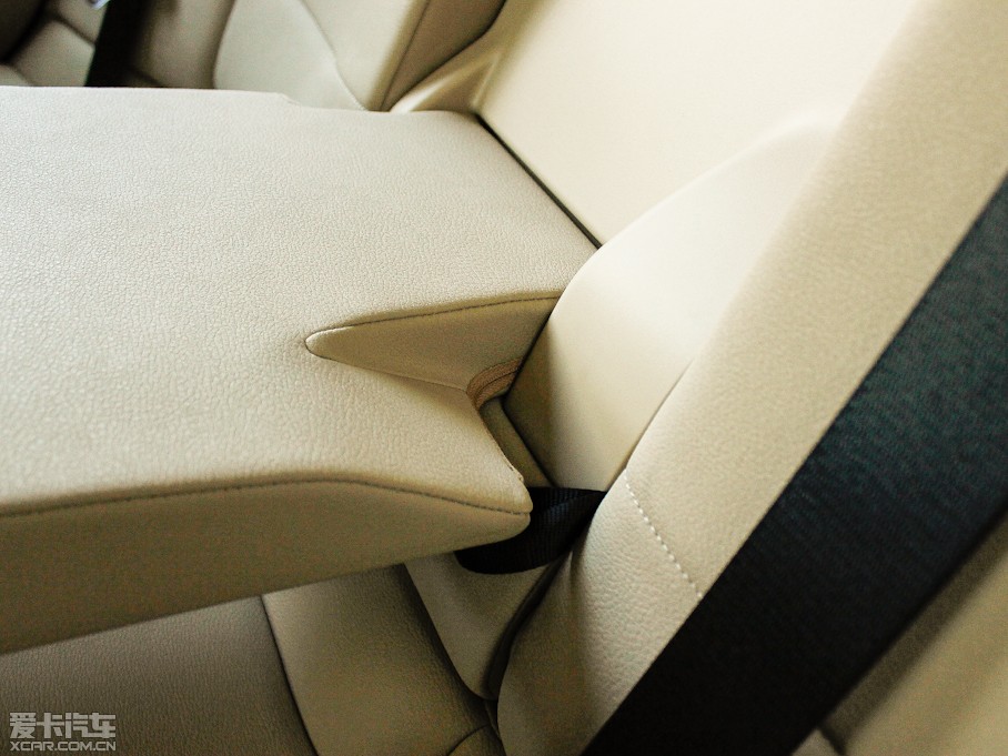 2012RX1 sDrive 20i IȰ