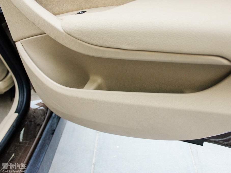 2012RX1 sDrive 20i IȰ