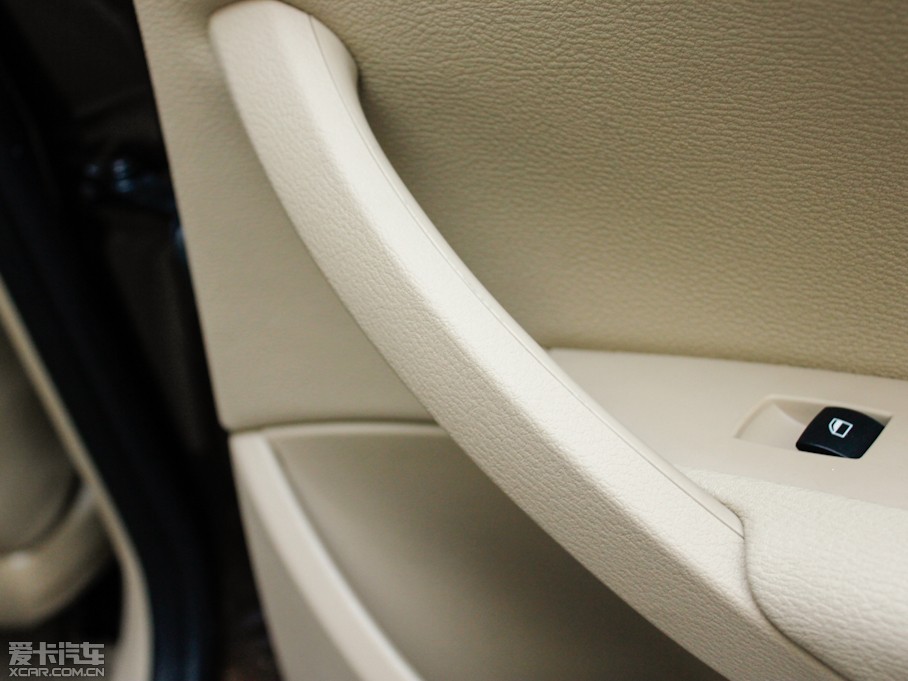 2012RX1 sDrive 20i IȰ