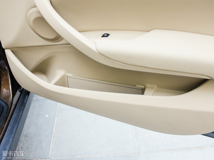 2012RX1 sDrive 20i IȰ