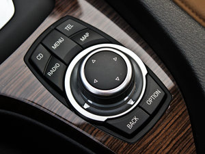 2012xDrive 20i A п؅^