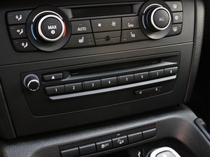 2012xDrive 20i A п؅^