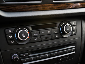 2012xDrive 20i A п؅^